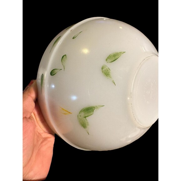 Vintage Fire King White Milk Glass Yellow Painted Green Yellow Set Of 2 Bowls - Picture 9 of 9